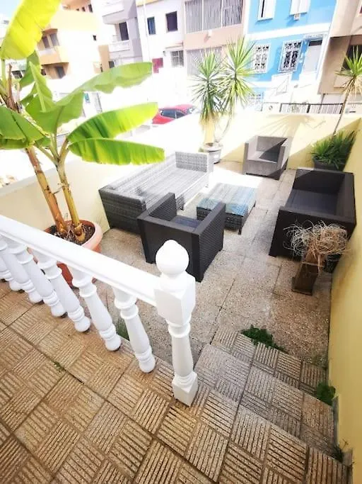 Amplia Casa 5 Habitaciones En Santa Cruz Con Zona Para Trabajar